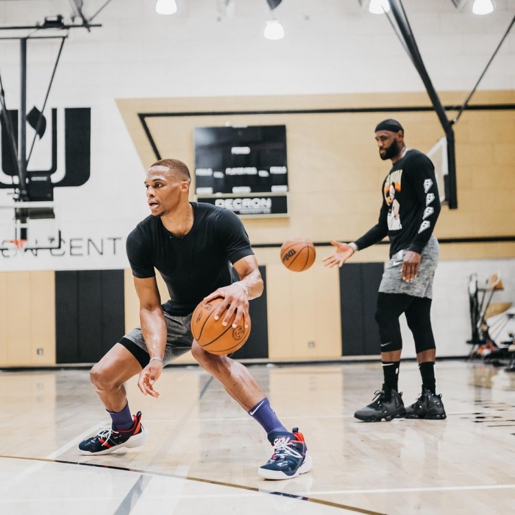 背后折射的 背后折射的